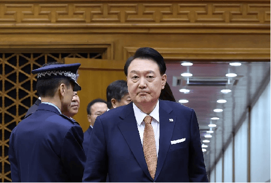 韩国政坛巨震！尹锡悦深陷囹圄<strong></p>
<p>btc种子</strong>，李在明危在旦夕，中方回了1句话