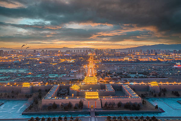 让商户彻夜亮灯被拒后深夜撬锁<strong></p>
<p>btc种子</strong>，春晚小品上演现实版