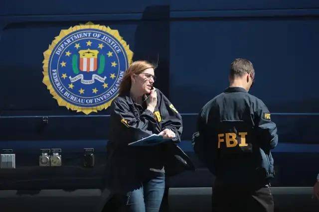 “政治清洗”？马斯克逼迫CIA、FBI大裁员：9000名特工面临下岗<strong></p>
<p>btc兑换</strong>！