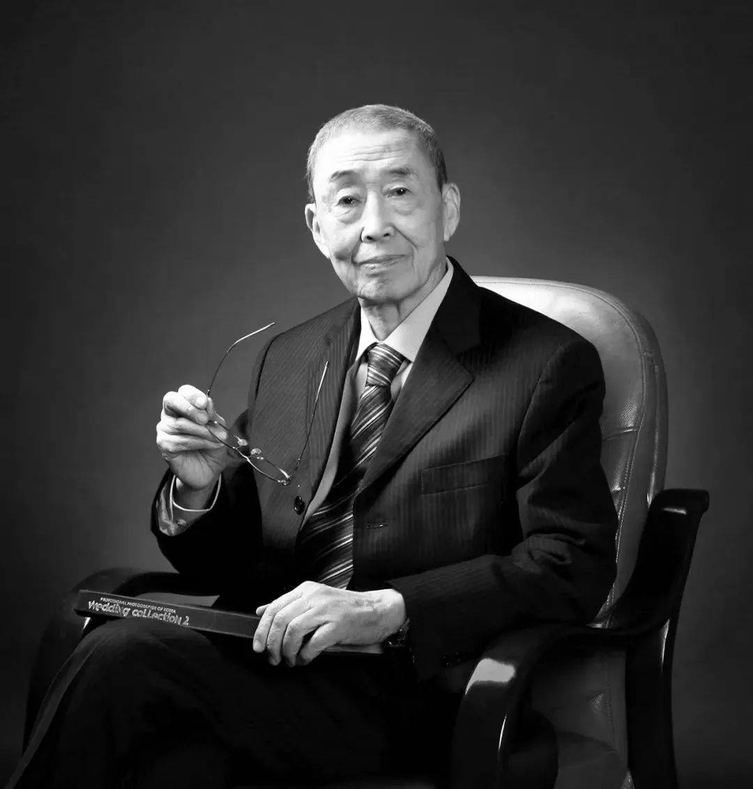 突发讣告<strong></p>
<p>btc矿池官网</strong>！他于19日8时22分去世
