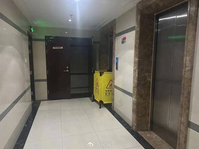 电梯急坠负2楼又猛冲至33楼<strong></p>
<p>btc钱包教程</strong>，业主不幸身亡