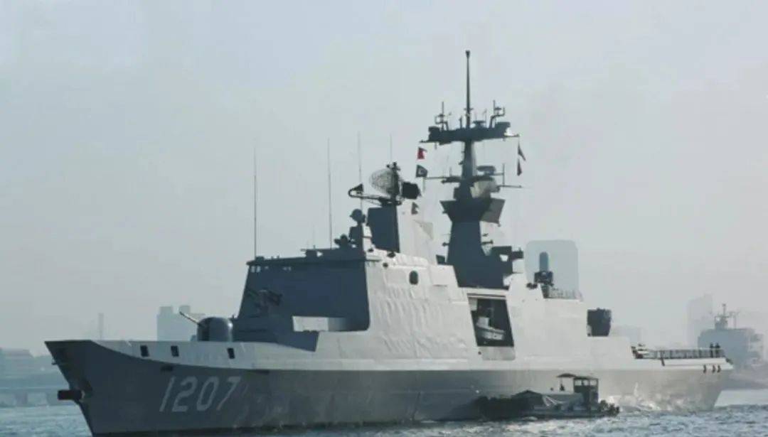 两岸军舰再次对峙<strong></p>
<p>btc挖矿设置</strong>，台军挑衅遭解放军驳斥，052D卸下主炮炮衣亮剑，台舰艇灰溜溜撤离，岛内“绿媒”气得跳脚
