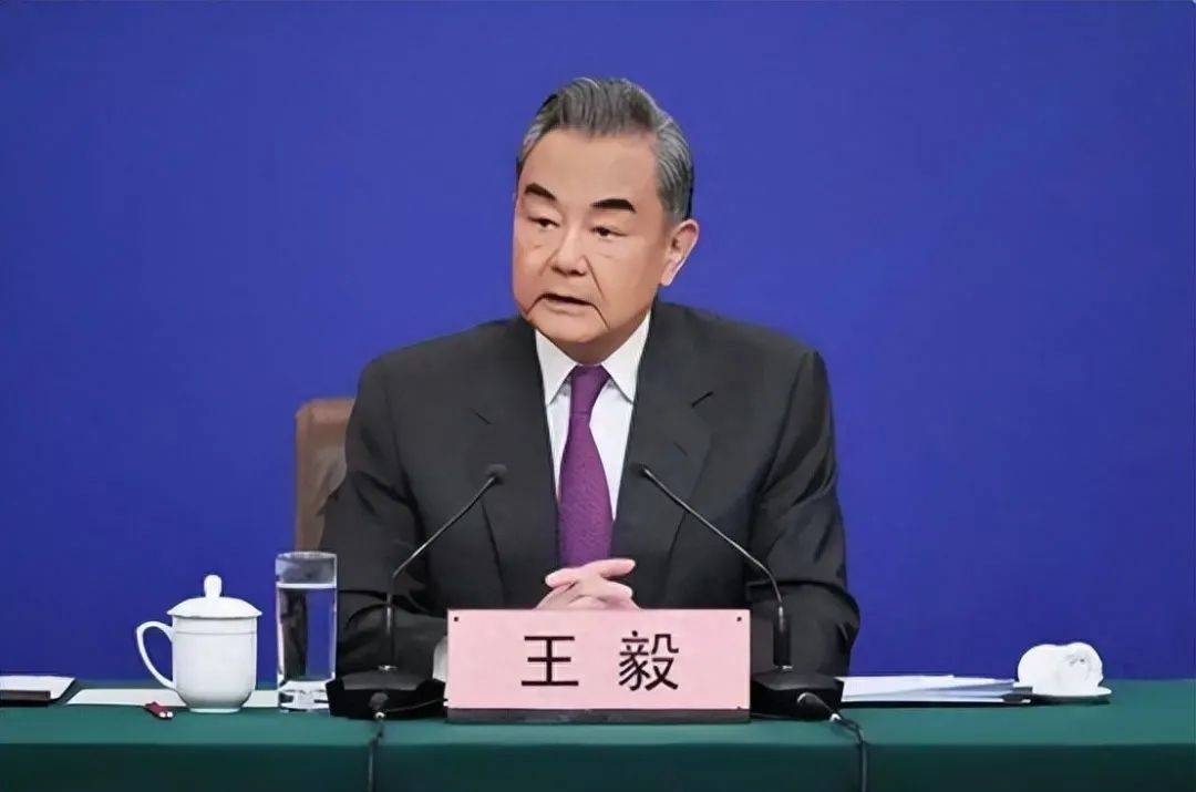 王毅再定台湾地位<strong></p>
<p>usdt泰达币入金</strong>，台当局激烈反击三招，解放军八字法则展示决心