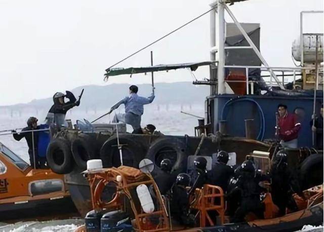 中韩海警对峙2小时<strong></p>
<p>泰达币充币</strong>，中方持刀拦截，被强占25年苏岩礁有望收回？