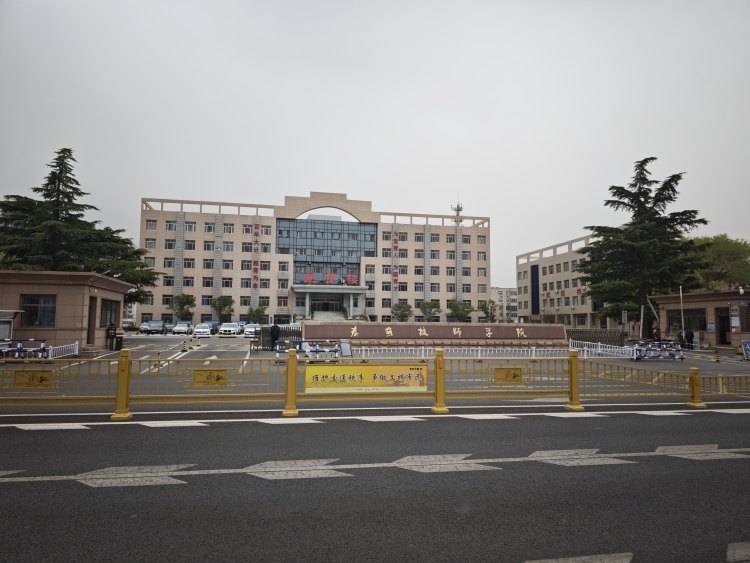 山东一任教31年教师临近退休突遭解聘<strong></p>
<p>泰达币当前价格</strong>，学校回应