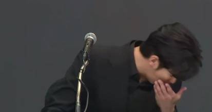 金秀贤为何在记者会上多次喝水<strong></p>
<p>usdt是什么币</strong>，网友请DeepSeek解读