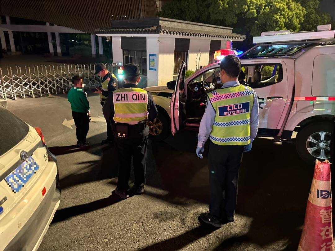 12岁男孩凌晨偷开父母车上高速<strong></p>
<p>usdt钱包</strong>，因车技太差被发现了……