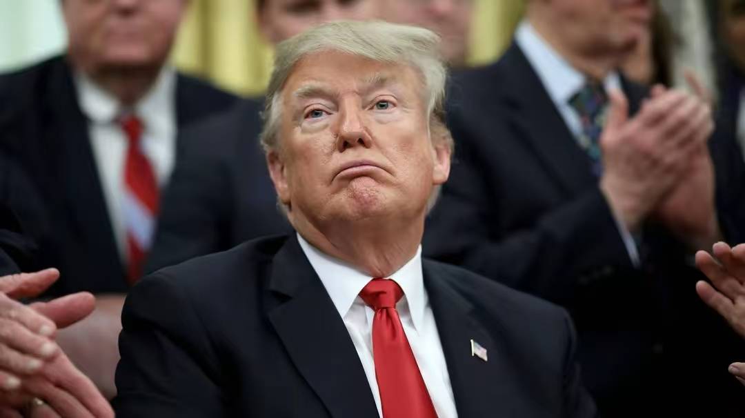 共和党人集体“倒戈”?特朗普遭遇重大噩耗<strong></p>
<p>usdt兑换</strong>,30天内恐被弹劾下台 