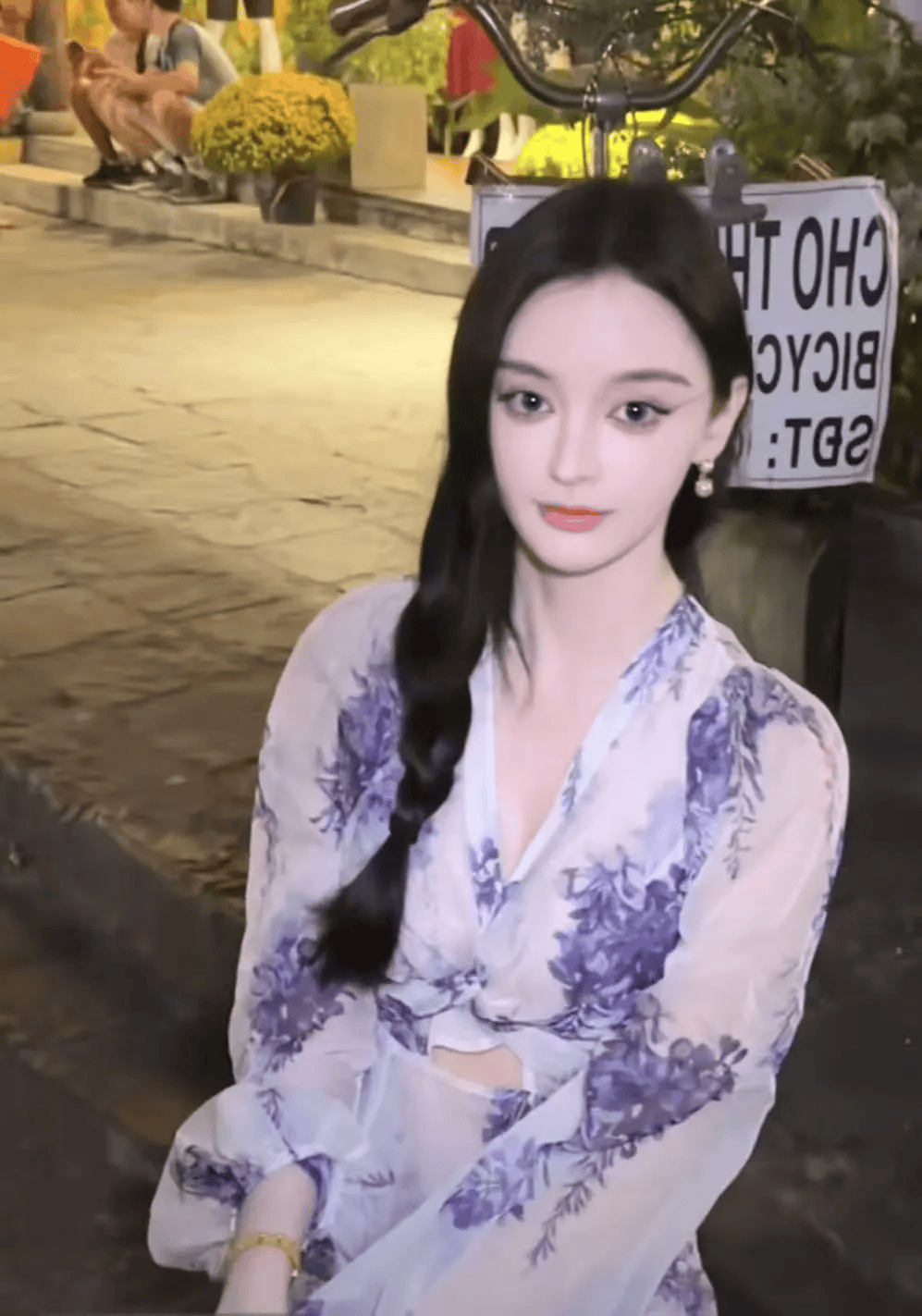 “美院聋哑女生因长相太完美”登热搜第一<strong></p>
<p>usdt地址</strong>，本人承认微调：不太上镜，比照片视频好看