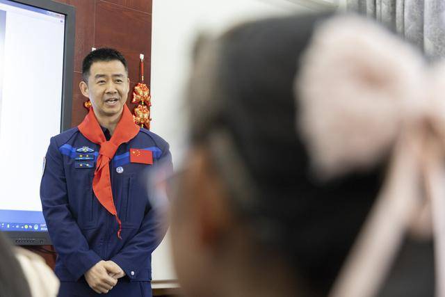 三度出征<strong></p>
<p>usdt地址</strong>！洛阳航天英雄陈冬担任指令长