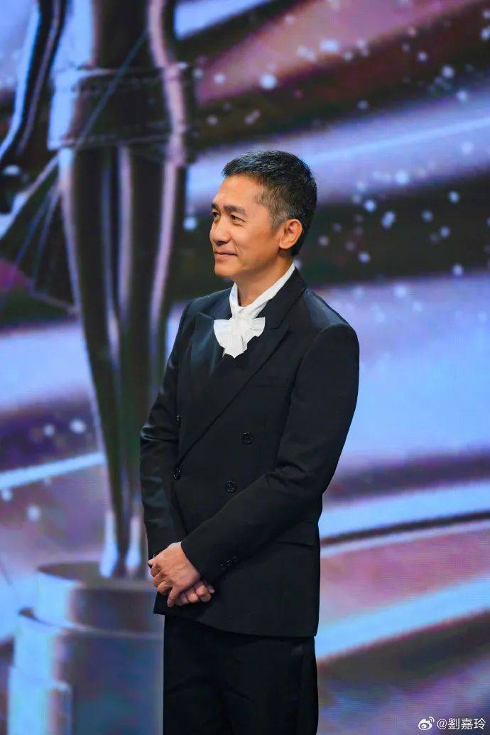 刘嘉玲连发10多张梁朝伟照片：他都不知道自己帅<strong></p>
<p>usdt查询</strong>！头发白了也不肯染