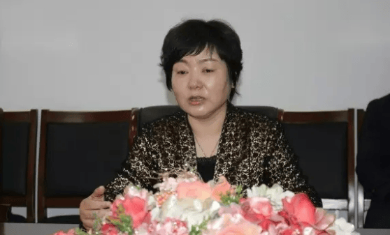 田淑敏<strong></p>
<p>usdt支付</strong>，欺上瞒下