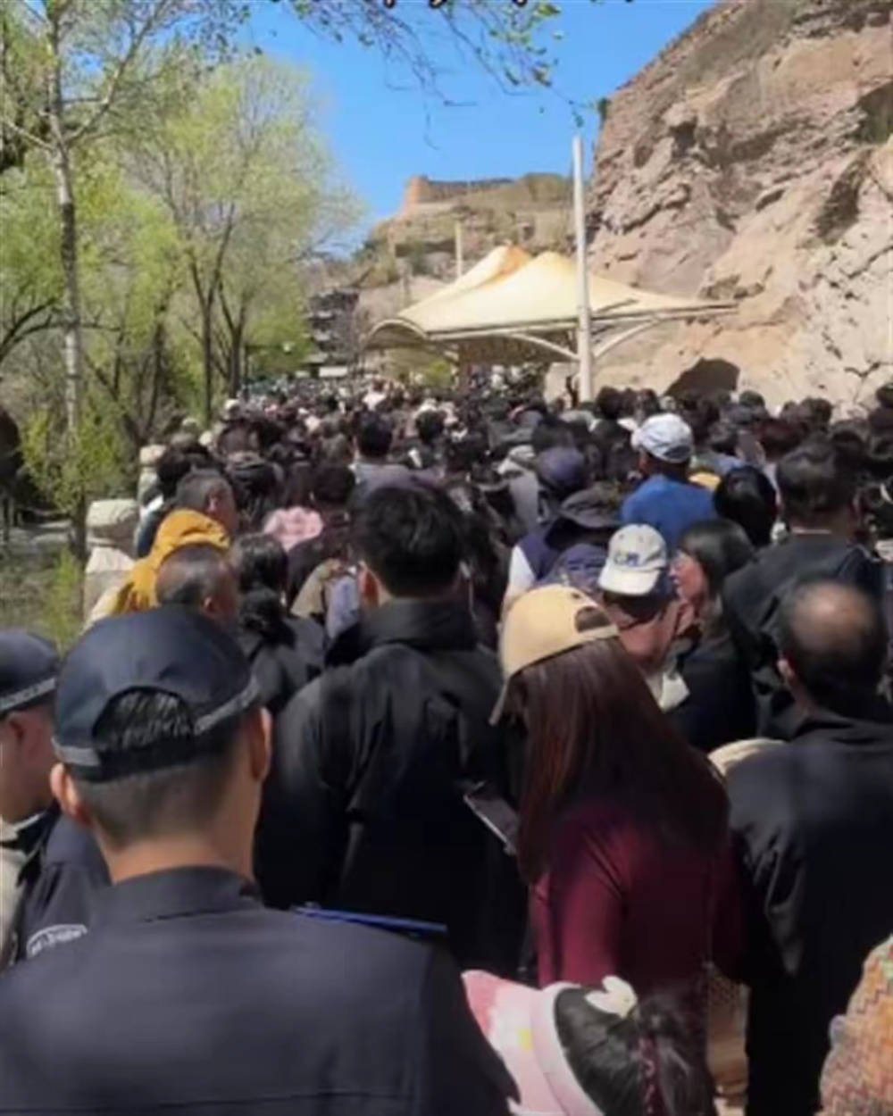 张信哲在山西大同演唱会上称约不到景区门票<strong></p>
<p>usdt暴跌</strong>，当地文旅回应