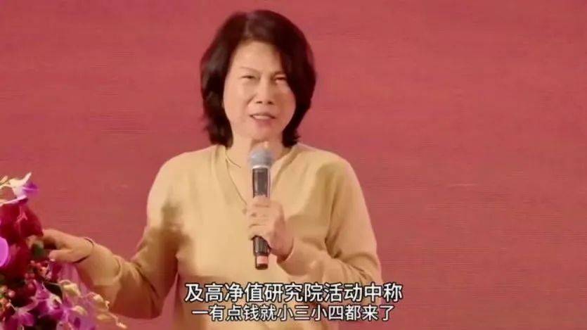 争议中的董明珠：与其盯着雷军<strong></p>
<p>usdt币价格</strong>，不如去学方洪波