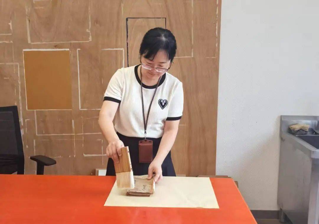 “冷板凳”一坐18年<strong></p>
<p>USDT手机钱包</strong>！41岁厦门女子：要一直坐下去