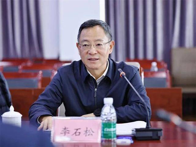 贪图享乐、道德败坏的李石松<strong></p>
<p>usdt什么价格</strong>，在厅长、市长、市委书记等任上敛财数额特别巨大