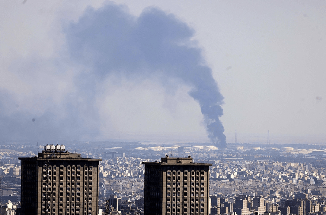 以伊空战惊现“代差碾压”：70套防空系统蒸发<strong></p>
<p>usdt货币</strong>，伊朗天空为何门户大开？