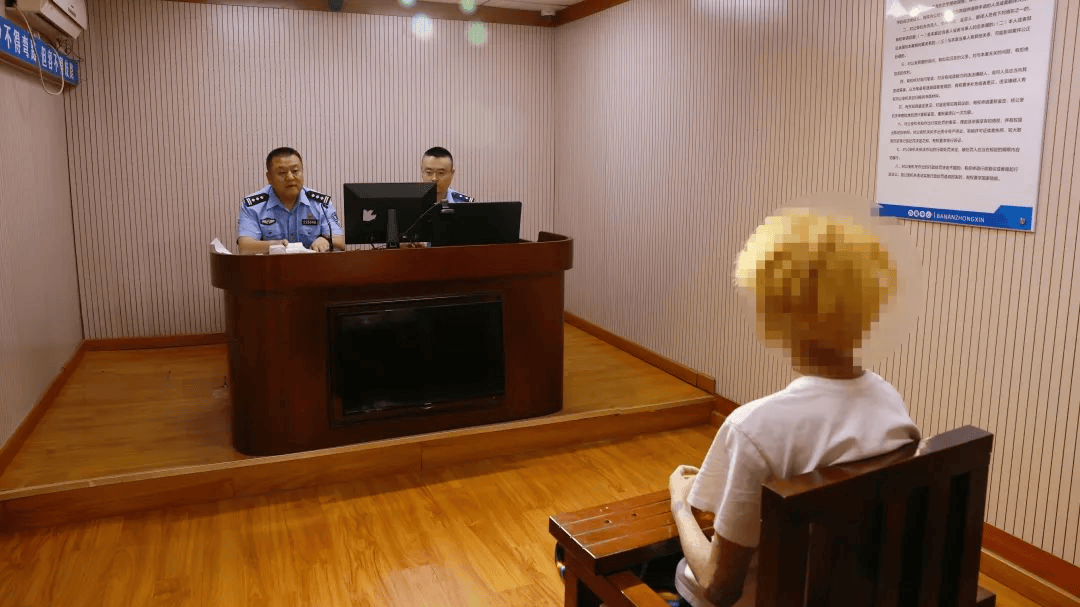 加油站内砸车打人<strong></p>
<p>usdt数字货币</strong>，23名嫌疑人被临沂警方抓获