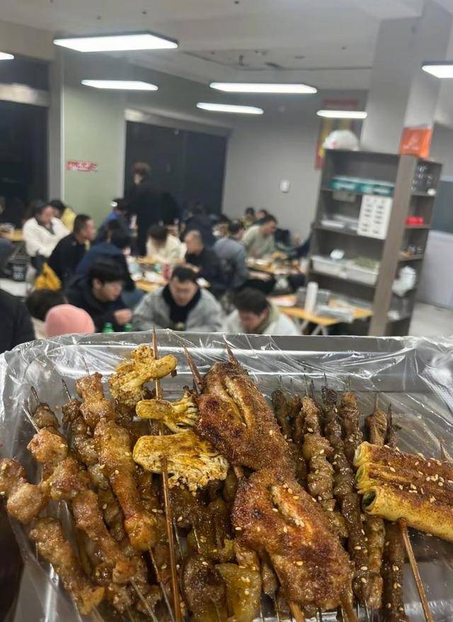 常州一烧烤店花10万赞助苏超<strong></p>
<p>usdt数字货币</strong>，因系唯一个体赞助商爆火，附近商户：之前生意一直好