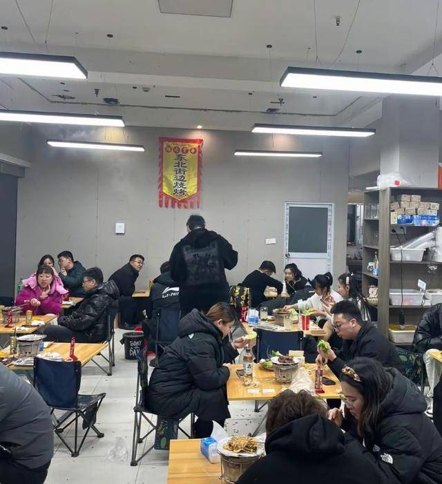 常州一烧烤店花10万赞助苏超<strong></p>
<p>usdt数字货币</strong>，因系唯一个体赞助商爆火，附近商户：之前生意一直好