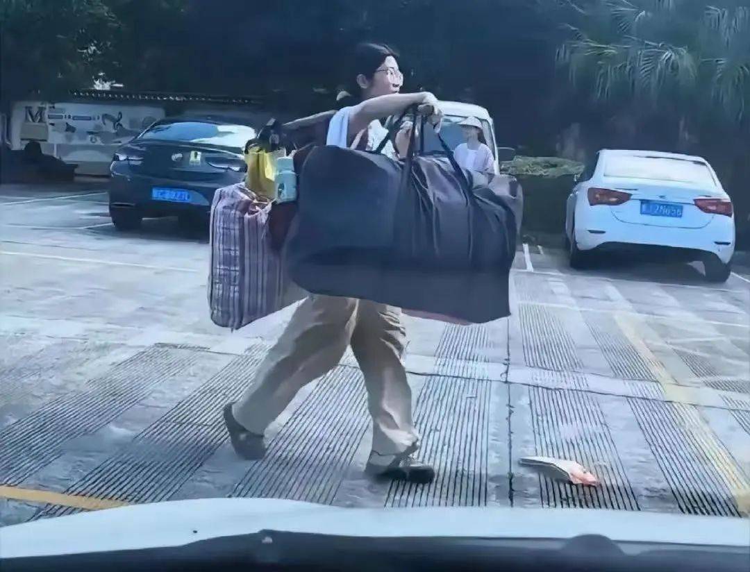 扁担女孩高考成绩出炉<strong></p>
<p>usdt交易中心</strong>，班主任：班级高考成绩好于预期