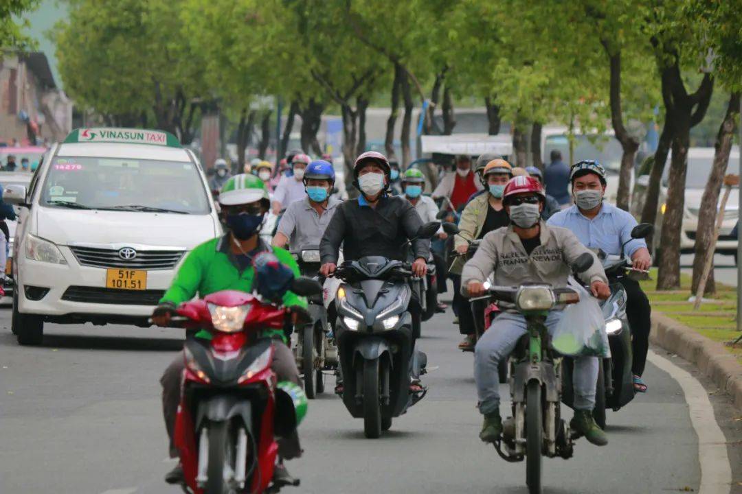 再有钱的北京白领<strong></p>
<p>usdt交易中心</strong>，也得穿“电驴套装”