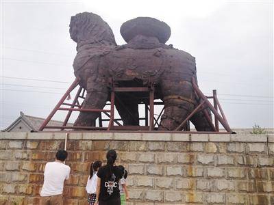 护还是毁<strong></p>
<p>usdt交易中心</strong>？千年武则天无字碑“加盖”引争议