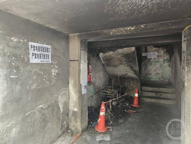 成都一小区电瓶车楼道“飞线充电”酿火灾<strong></p>
<p>usdt今日价格</strong>，一家四口1死2伤，涉事车主被刑拘