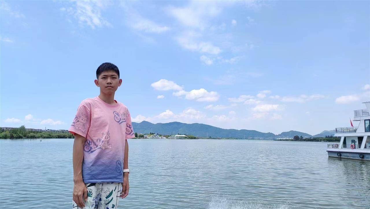 安徽一名18岁高中生坐飞机到西双版纳后失联<strong></p>
<p>以太坊价格</strong>，景洪公安：目前没有进一步的消息