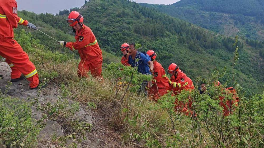 一人因登山摔伤腰部被困山底<strong></p>
<p>以太坊浏览器</strong>，淄博消防紧急救援