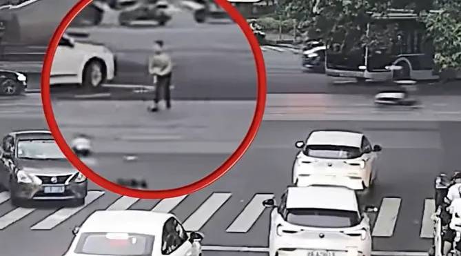 上海一8岁男童单独上路<strong></p>
<p>以太坊区块浏览器</strong>，闯红灯被车撞飞：“家长让我自己出来锻炼一下”