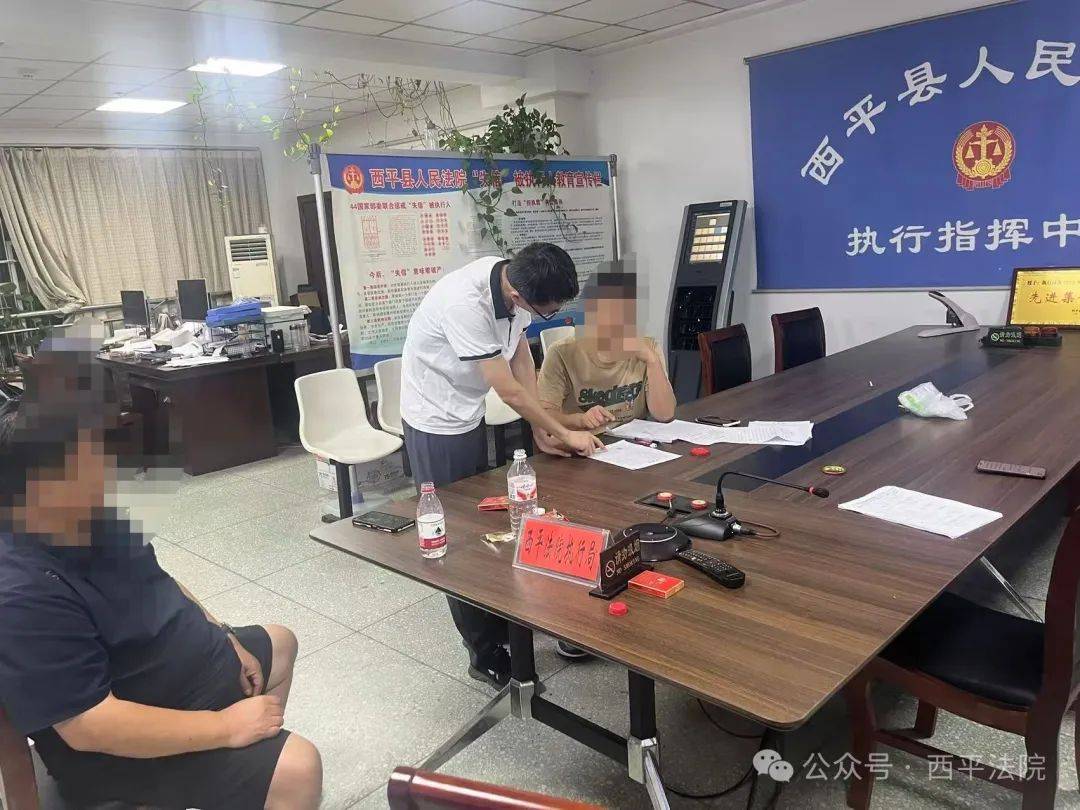 现场画面曝光！河南驻马店出动多名干警<strong></p>
<p>以太坊区块浏览器</strong>，多人被带走！