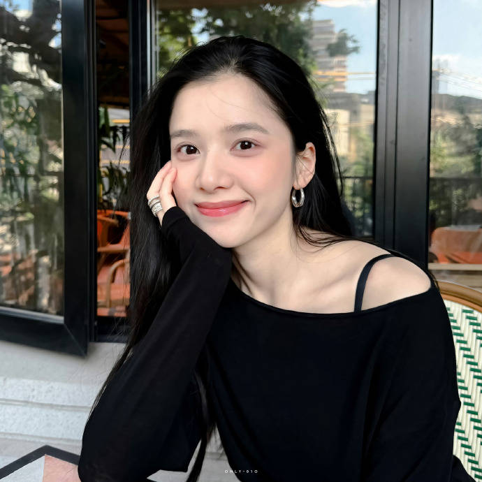 从“白幼瘦”到“气血感”<strong></p>
<p>挖以太坊</strong>，审美标准终于“健康”了？