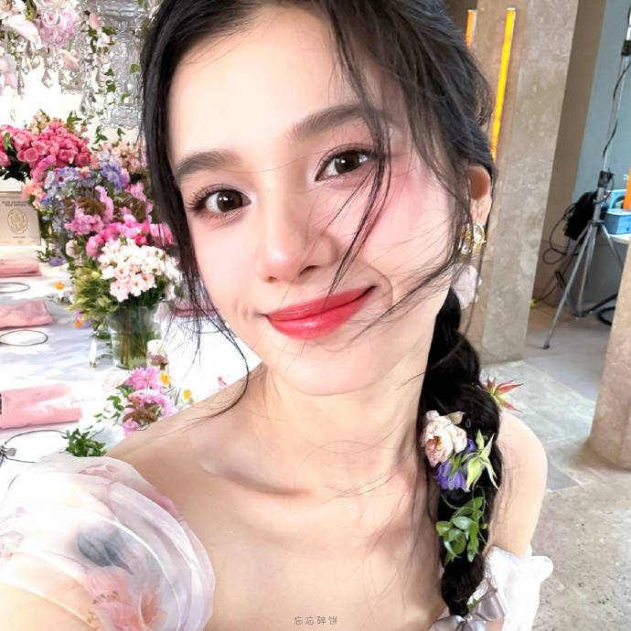 从“白幼瘦”到“气血感”<strong></p>
<p>挖以太坊</strong>，审美标准终于“健康”了？