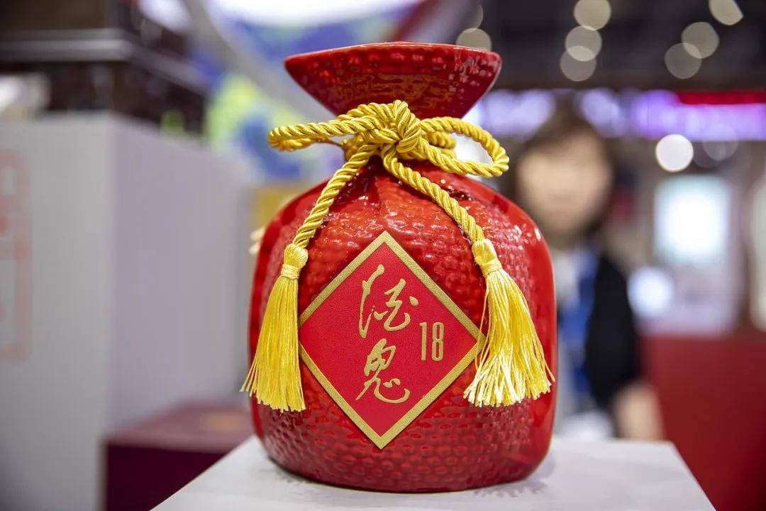 一瓶200元<strong></p>
<p>以太坊矿机</strong>，黄牛涌入胖东来抢酒