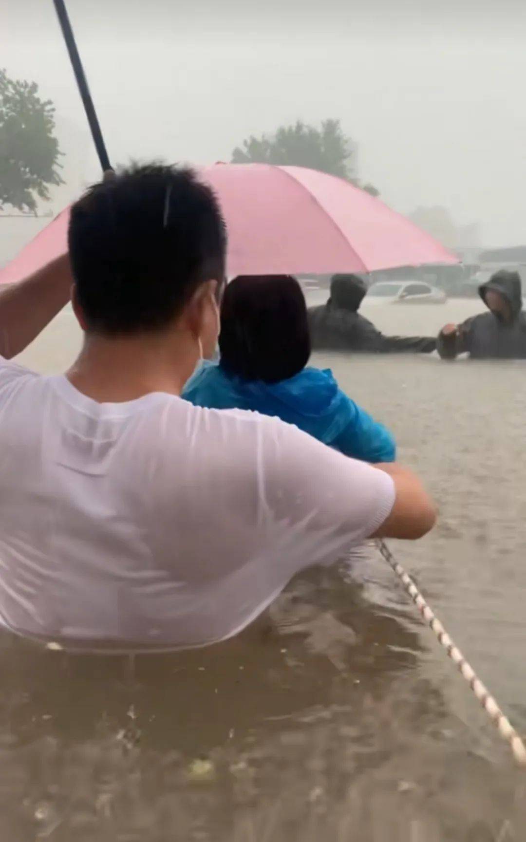 郑州暴雨致京广路隧道被淹<strong></p>
<p>以太坊区块</strong>，亲历者：车是飘起来的，很害怕，有人爬梯子离开 2021年也曾淹没多台车辆