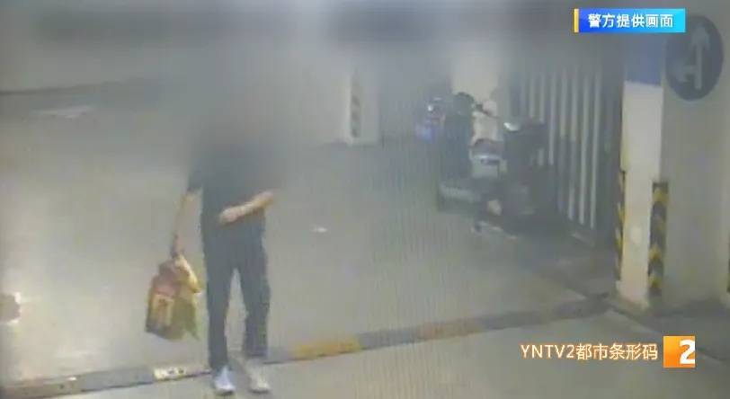 凌晨怪事！男子提着茅台袋子在车库<strong></p>
<p>以太币坊</strong>，翻垃圾桶竟为了.....