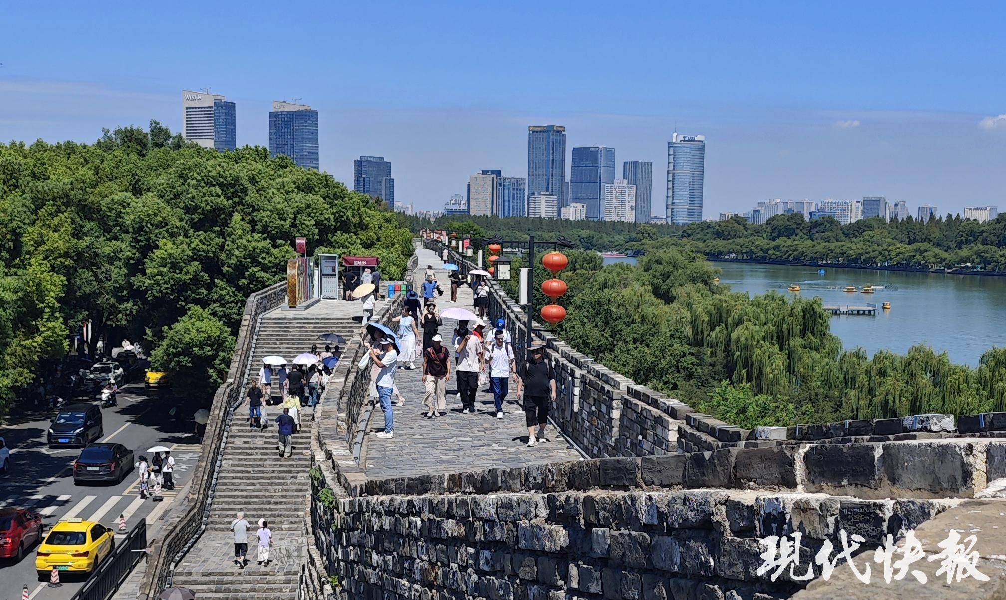 读城︱650岁南京城墙“最美1400米”修缮完成<strong></p>
<p>以太坊智能合约</strong>，城墙北线恢复全线开放
