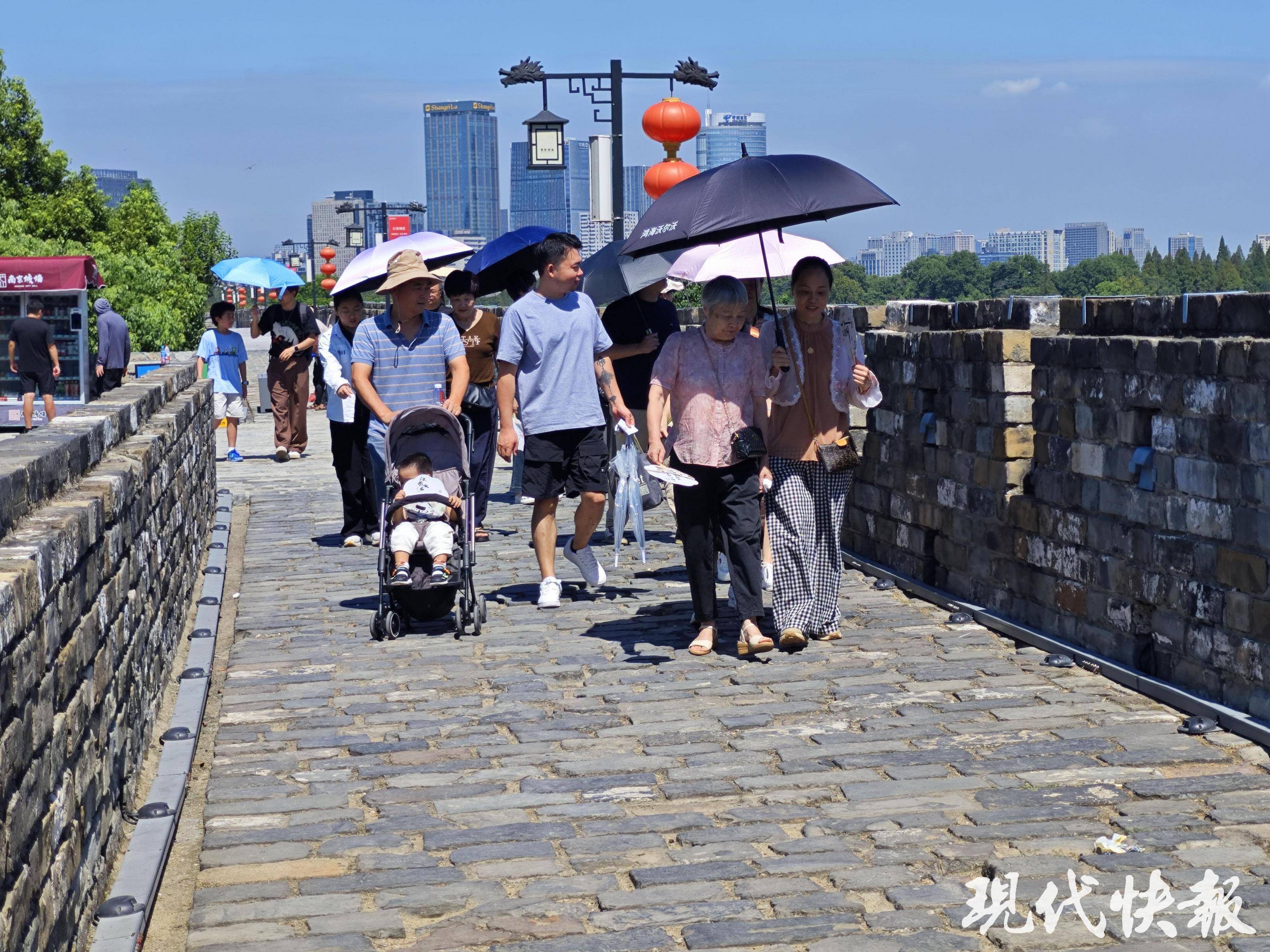 读城︱650岁南京城墙“最美1400米”修缮完成<strong></p>
<p>以太坊智能合约</strong>，城墙北线恢复全线开放