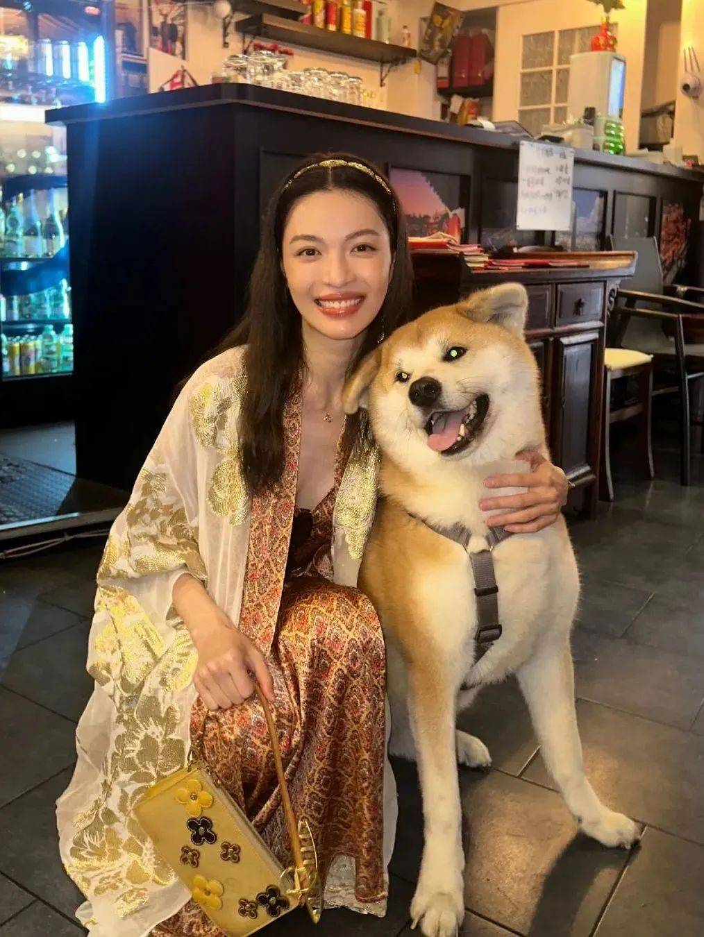 质感女人怎么都在穿这个颜色<strong></p>
<p>以太坊币行情</strong>？