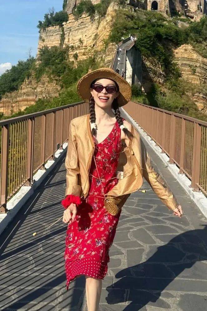 质感女人怎么都在穿这个颜色<strong></p>
<p>以太坊币行情</strong>？
