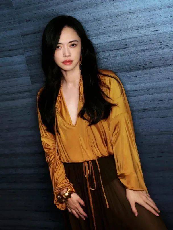 质感女人怎么都在穿这个颜色<strong></p>
<p>以太坊币行情</strong>？