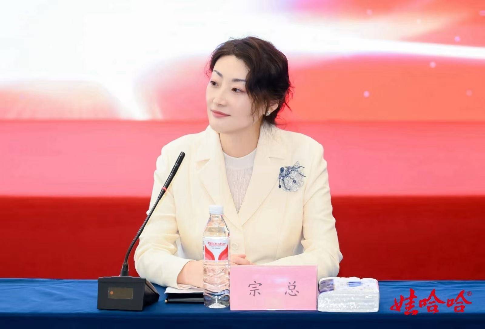 商业头条No.89 | 专访宗馥莉：做一个“追赶者”<strong></p>
<p>以太坊查询</strong>，不急于证明自己
