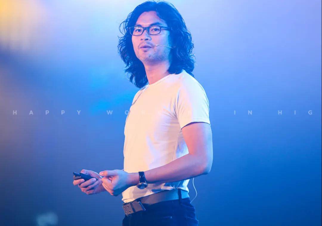一年净赚5亿！佛山兄妹干出行业第一股<strong></p>
<p>eth以太坊</strong>，市值超300亿