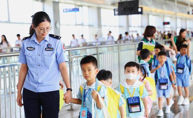 深港跨境学童开学了<strong></p>
<p>eth以太坊</strong>，刷指纹10秒快捷通关