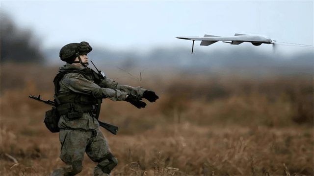 俄军弹药漫天开花<strong></p>
<p>eth以太坊</strong>,竟意外炸出乌军软肋:一坑道外国人面面相觑