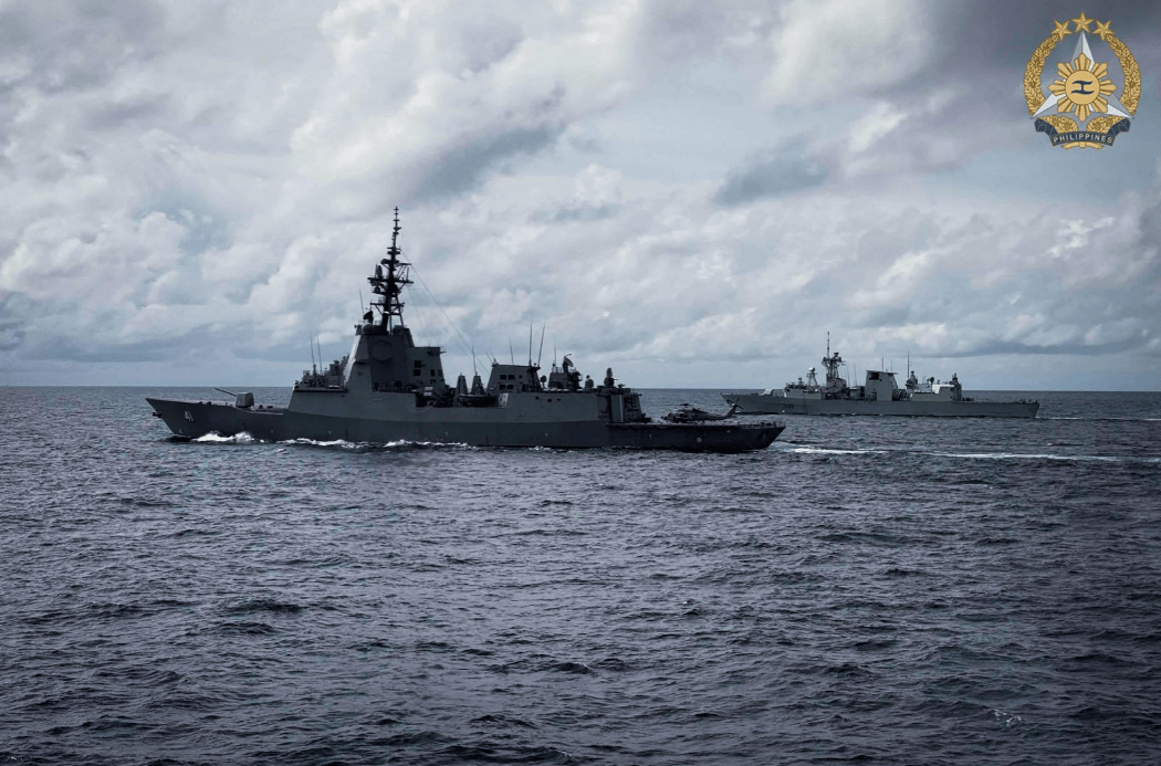 海峡爆发激烈对峙<strong></p>
<p>以太坊账户</strong>,外军直升机冲向直十,下一刻却彻底老实了!