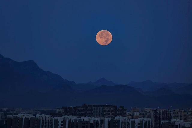 刷屏朋友圈<strong></p>
<p>以太坊账户</strong>！“红月亮”高清大图来了