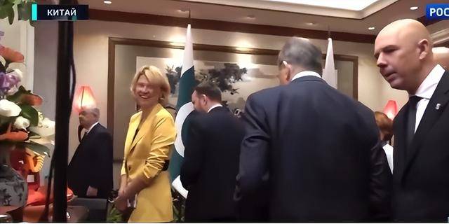 在普京下榻住所<strong></p>
<p>以太坊教程</strong>，拉夫罗夫询问“拉布布在哪”