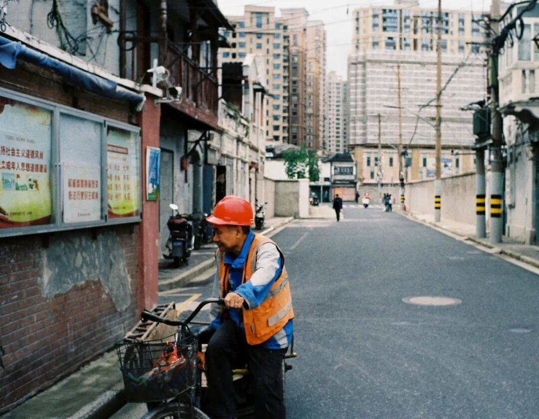 城市打工人<strong></p>
<p>以太坊官网</strong>，花十几万回村给父母补缴社保